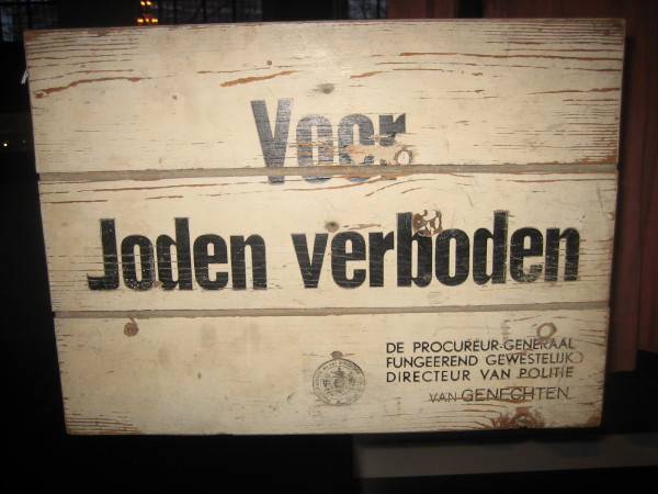 An antisemitic sign during the Nazi period
