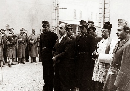 Gyorgy Donath awaits his execution in 1947