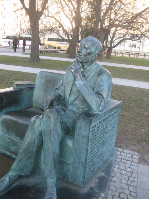 Statue of Jan Karski in Warsaw