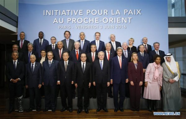 Delegates at the Paris peace conference on June 3