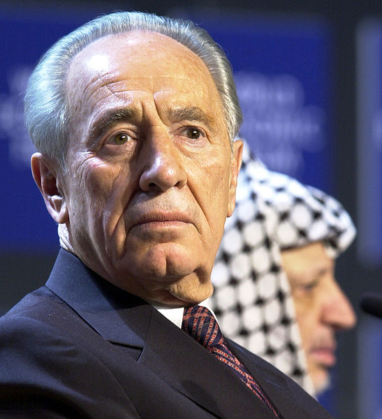 Shimon Peres and Yasser Arafat in 2001