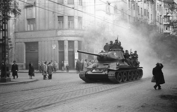 Soviet tank rumbles through Budapest in 1956