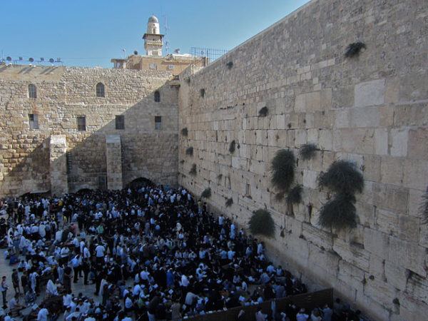 Jews gather at the Western Wall